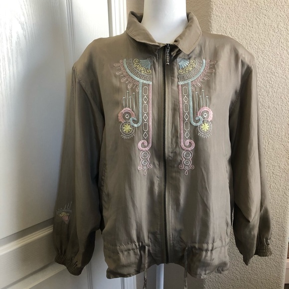 VNTG Silk Embroidered Jacket - Picture 11 of 13